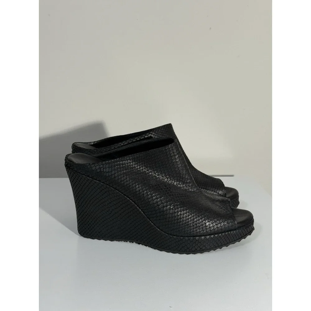 CORDANI Italy Black Faux Reptile Peep Toe Wedge Sz 40 US 9 Event Designer Luxury